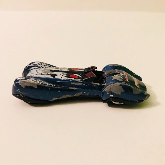 Hot Wheels MOTU Phantastique Skeletor Diecast and Marvel Deadpool Character Car - Picture 7 of 16